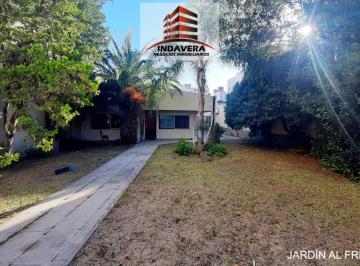 Terreno de 3 ambientes, Tres de Febrero · Excelente Casa en Lote 535 m² – Caseros Centro