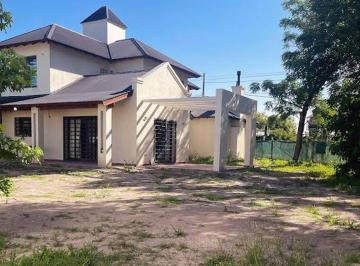Casa · 259m² · 4 Ambientes · 2 Cocheras · Casa 4 Amb. en Jauregui Lujan. Apto Credito