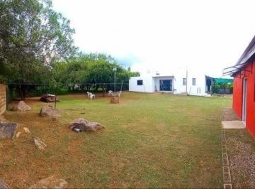 Casa · 246m² · 10 Ambientes · 1 Cochera · Venta 2 Casas 4 Dorm. en La Granja Cordoba