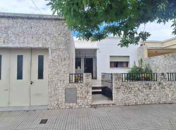 Casa · 155m² · 8 Ambientes · 1 Cochera · Casa en Venta en Pergamino - Barrio Centro