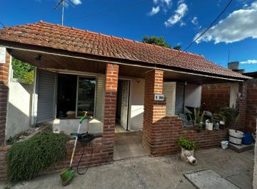 Casa · 42m² · 3 Ambientes · 1 Cochera · Casa en Venta Altos de San Lorenzo Dos Dorm.