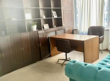 Oficina comercial · 106m² · Estratégico Piso de Oficina o Vivienda en El Corazón de Recoleta Ideal Para Renta
