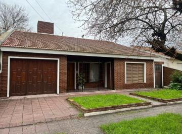 Casa · 125m² · 3 Ambientes · 2 Cocheras · Casa en Venta en Pergamino con Patio y Garage