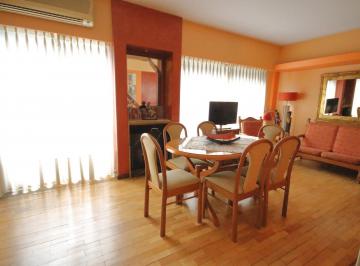 Casa · 192m² · 5 Ambientes · 1 Cochera · Moreto 59: Excelente Casa de 5amb. Garage Patio