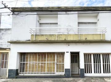 Casa · 287m² · 3 Dormitorios · 1 Cochera · Casa en Azcuenaga