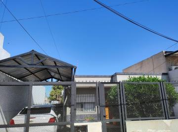 Casa de 3 ambientes, Quilmes · Casa