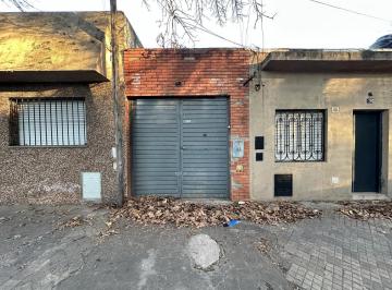 Bodega-Galpón · 157m² · 3 Ambientes · Galpón con Ingreso por Pasillo Ancho, Acceso Vehicular. Entrepiso
