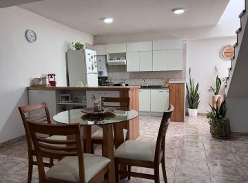 Casa · 300m² · 6 Ambientes · 1 Cochera · Casa + Galpon (San Nicolas 3600)