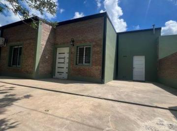 Casa de 8 ambientes, Esperanza · Moderna Casa