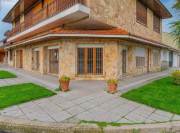 PH · 129m² · 4 Ambientes · 1 Cochera · Venta PH 4 Ambientes Las Avs Cochera Quincho