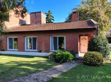 Casa · 124m² · 4 Ambientes · 2 Cocheras · Venta Casa 4 Amb. - Champagnat Country Club / Pilar