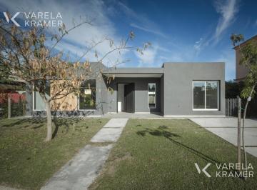 Casa · 120m² · 4 Ambientes · Casa en Venta en Santa Emilia Pilar del Este
