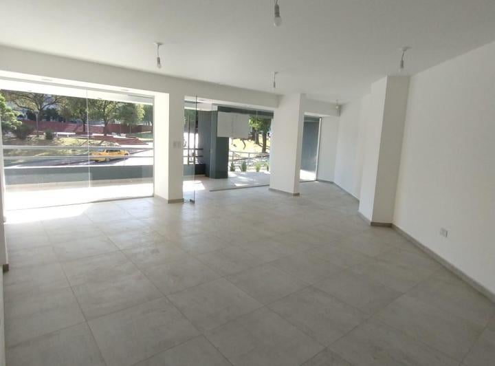 Local comercial · 40m² · 1 Cochera