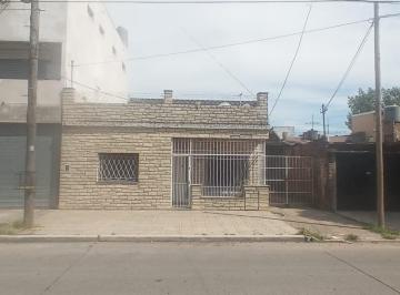 Casa · 120m² · 3 Ambientes · Alquiler Cómoda Casa de 3 Ambientes en Isidro Casanova