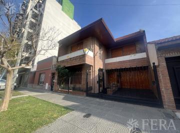 Casa · 173m² · 4 Ambientes · 2 Cocheras · Venta de Casa 4 Ambientes con Cochera y Fondo Libre en Wilde