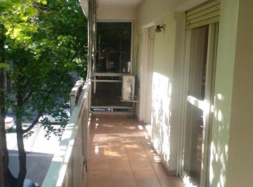 Departamento · 113m² · 8 Ambientes · Venta de Departamento de 3 Dorm. con Balcon Al Frente - Centro