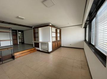 Departamento · 130m² · 4 Ambientes · Departamento en Alquiler - Tres Dorm. - Plaza Moreno
