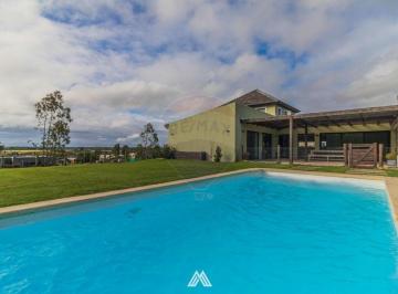 Casa · 184m² · 5 Ambientes · 2 Cocheras · Alquiler Mirador de La Tahona 5 Dorm con Piscina