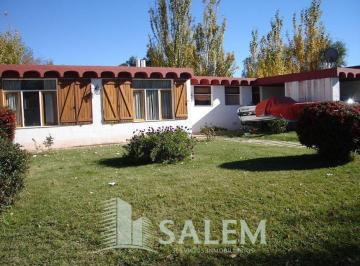 Casa · 155m² · 6 Ambientes · 1 Cochera · Venta de Casa de 3 Dorm. en Villa El Chocon - Neuquén
