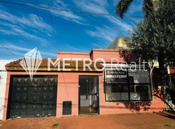 Casa · 214m² · 5 Ambientes · 2 Cocheras · Casa en Venta 5 Ambientes en Caseros