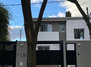 Casa de 3 ambientes, La Plata · Duplex de 2 Dorms. en Alquiler