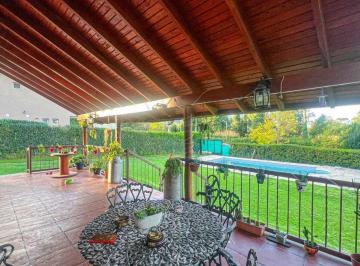 Casa · 165m² · 4 Ambientes · 1 Cochera · Casa 4 Ambientes Sierra de Los Padres con Pileta
