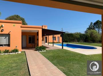 Casa · 150m² · 3 Ambientes · 2 Cocheras · Casa en Roldan - 2 Dorm. con Gran Jardín y Piscina