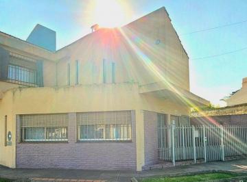 Casa · 145m² · 6 Ambientes · 1 Cochera · Venta Casa 6 Ambientes Moreno Apto Consultorios