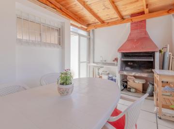 PH · 126m² · 4 Ambientes · 1 Cochera · Duplex en Venta con Terraza y Parrilla - Parque Patricios