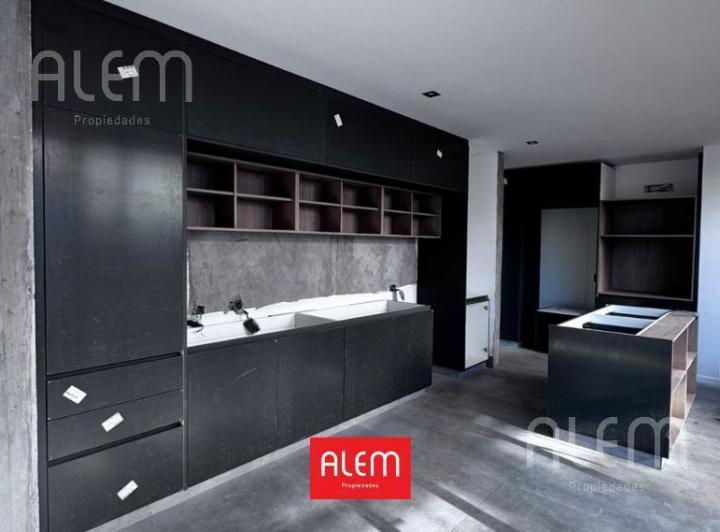 Casa · 292m² · 7 Ambientes · 2 Cocheras