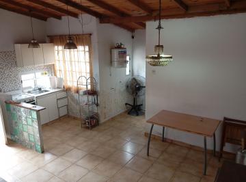 Casa de 5 ambientes, Tres de Febrero · Venta Casa - José Ingenieros - 2 Plantas - 4 Dorm. - Patio.
