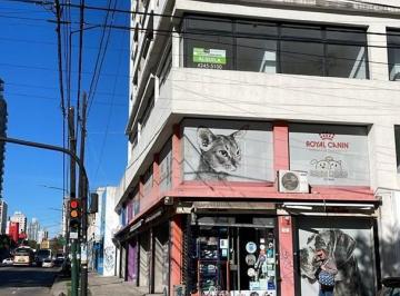 Oficina comercial · 150m² · Oficina en Alquiler en Lomas de Zamora, G. B. a. Zona Sur, Argentina