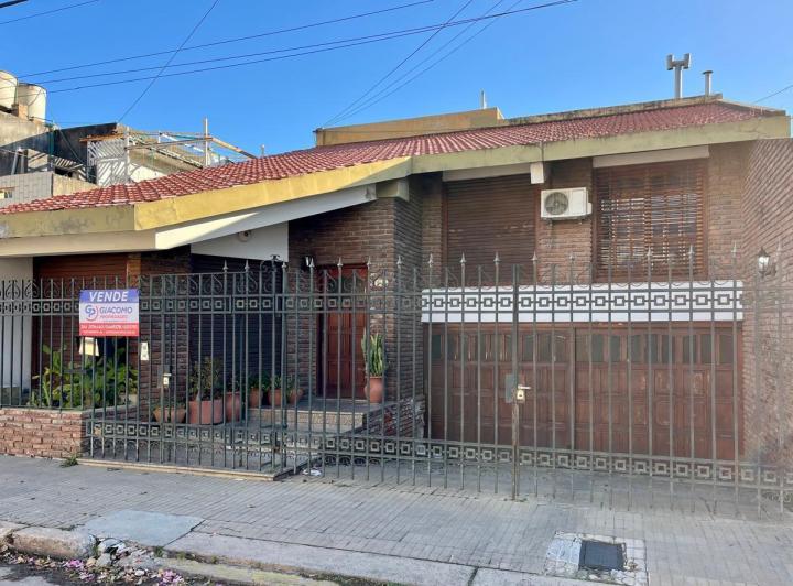 Casa en venta en La Guardia · 7 ambientes