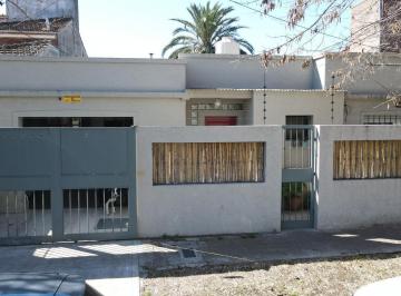 Casa · 125m² · 3 Ambientes · 1 Cochera · Casa en Venta en Las Lomas de San Isidro. Dos Dorm.