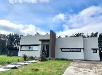 Casa · 170m² · 4 Ambientes · 1 Cochera · Casa 4 Ambientes con Piscina en Venta y Alquiler Hudson Park