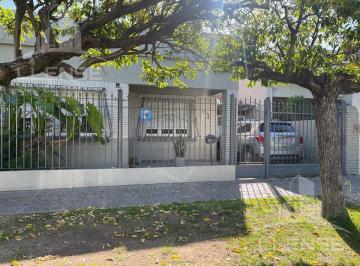 Casa · 185m² · 5 Ambientes · 3 Cocheras · Casa 5 Ambientes con Jardín en Venta - Quilmes Oeste