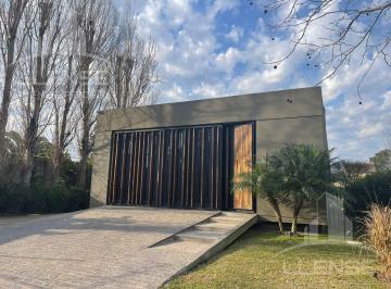 Casa · 250m² · 5 Ambientes · 2 Cocheras · Casa 5 Ambientes en Venta - Barrio Privado Dorrego - Quilmes