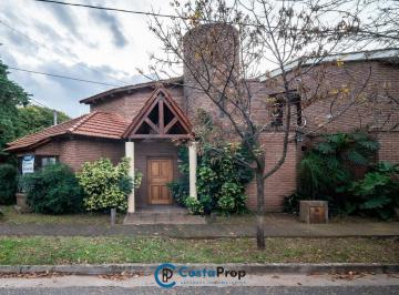 Casa · 250m² · 4 Dormitorios · 2 Cocheras · Apto Crédito - Colinas del Cerro - 3 Dorm. - Patio C/pileta
