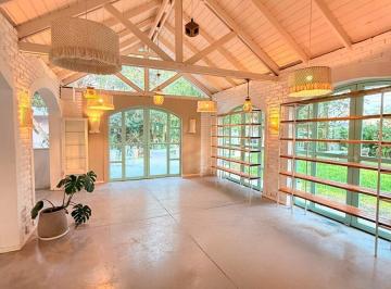 Local comercial · 219m² · 3 Ambientes · Local 219 m² Más Jardín - Houssay 1600 - Funes | Alquiler