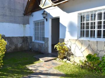 Casa de 4 ambientes, Villa Gesell · Casa en Casa en Venta Centro de Villa Gesell