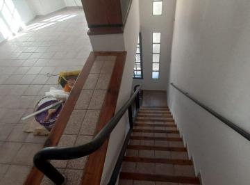 Local comercial · 40m² · Alquiler Local/oficina con Baño/cocina, Barrio Sur