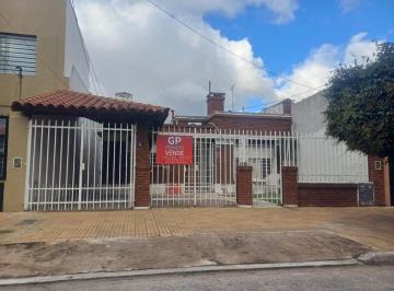tres-de-febrero-caseros-venta-casa-3-ambientes · Casa a La Venta + PH Al Fondo en Caseros!