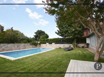 Casa · 1000m² · 5 Ambientes · 1 Cochera · Residencia en Los Troncos