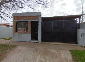 Casa · 95m² · 9 Ambientes · 1 Cochera · Rio Cuarto - Barrio Golf - Venta - 2 Dormiorios