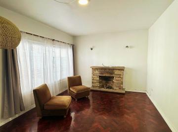 Casa de 3 ambientes, Barrio Cívico · Casa en Alquiler - Barrio Bombal, Ciudad de Mendoza!