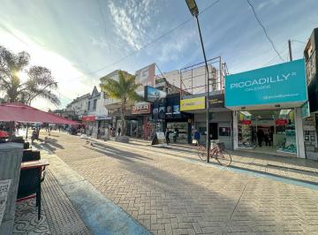 Local comercial · 96m² · 1 Ambiente · Local en Venta Sobre 9 de Julio Lanús Este