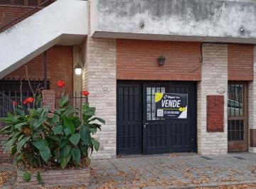 Casa · 198m² · 9 Ambientes · 1 Cochera · Venta 2 Casas con Cochera y Patio. Cinco Esquinas