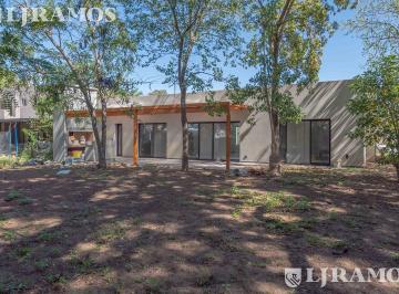 Casa · 170m² · 5 Ambientes · 1 Cochera · Casa de Una Planta en San Matías Pg