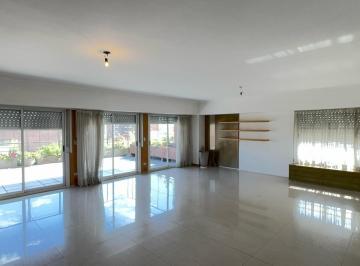 Departamento · 232m² · 7 Ambientes · 2 Cocheras · Piso de Cuatro Dorm. - Morón Centro