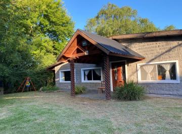 Casa de 4 ambientes, Presidente Perón · Casa Sobre Gran Lote con Piscina